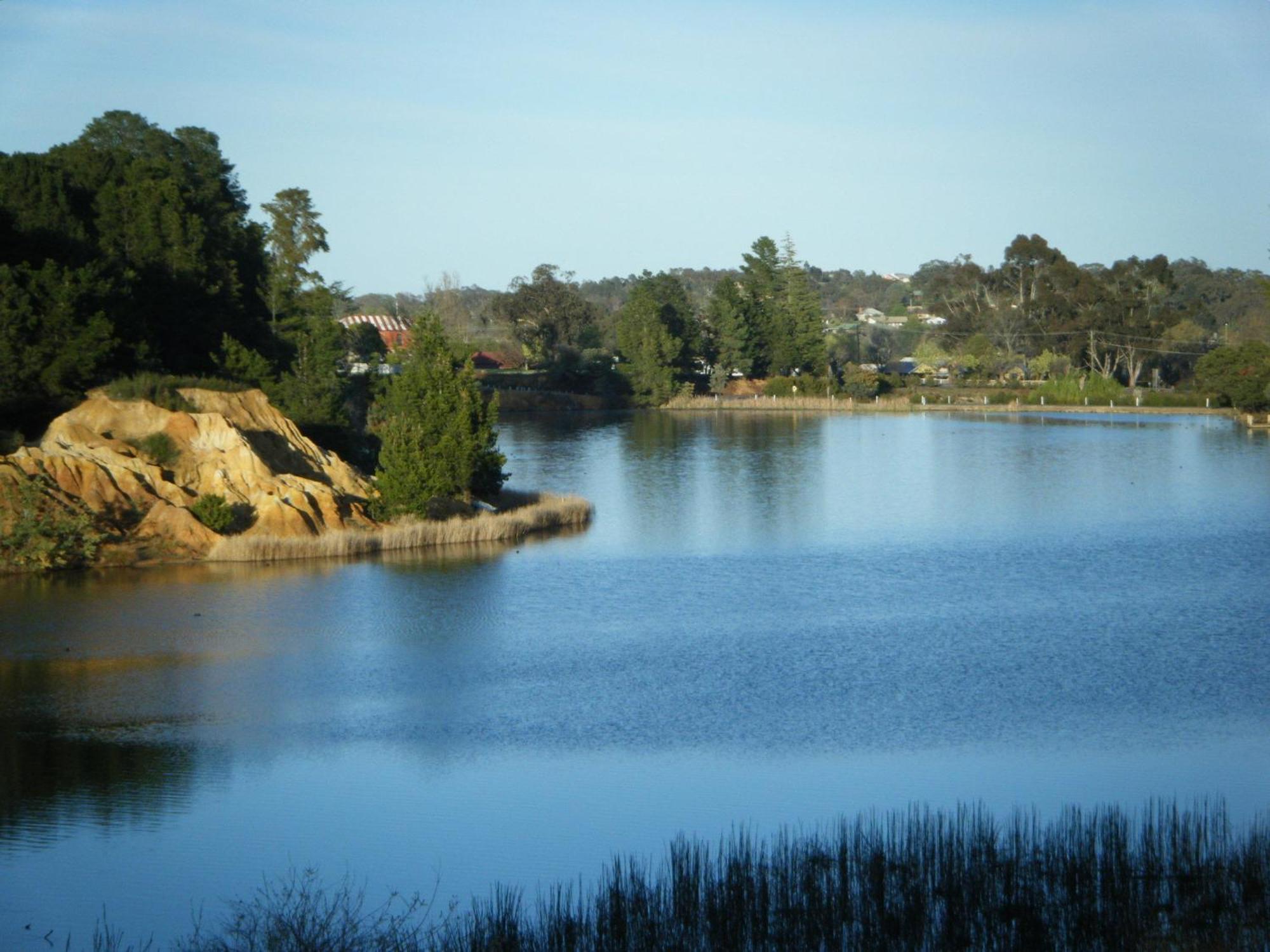 Beechworth Lake Sambell Caravan Park Ngoại thất bức ảnh